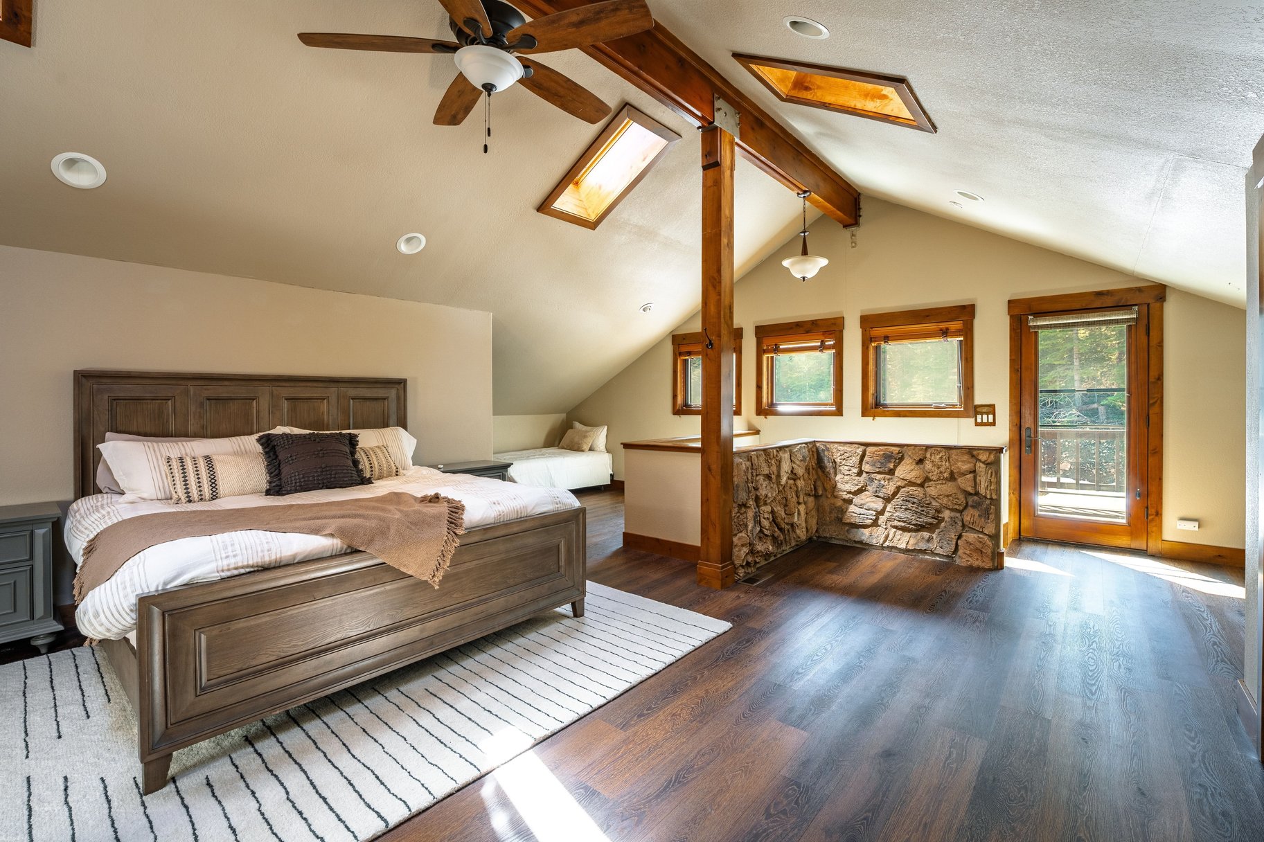  20-Acre Juniper Hills Estate with Panoramic Views - 物件實景