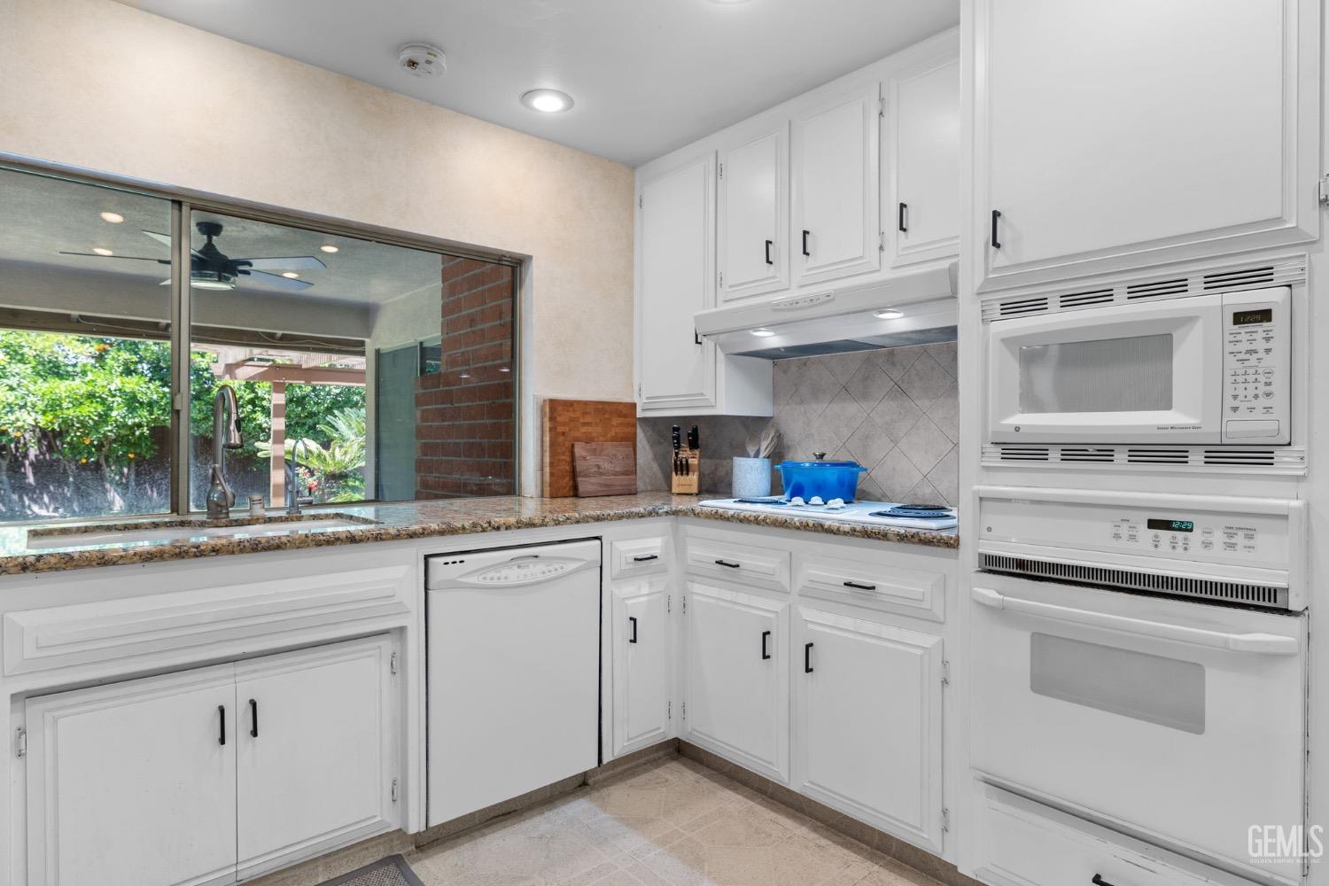 Bakersfield, California, 93301, United States, 3 Bedrooms Bedrooms, ,3 BathroomsBathrooms,Residential,For Sale,1998279