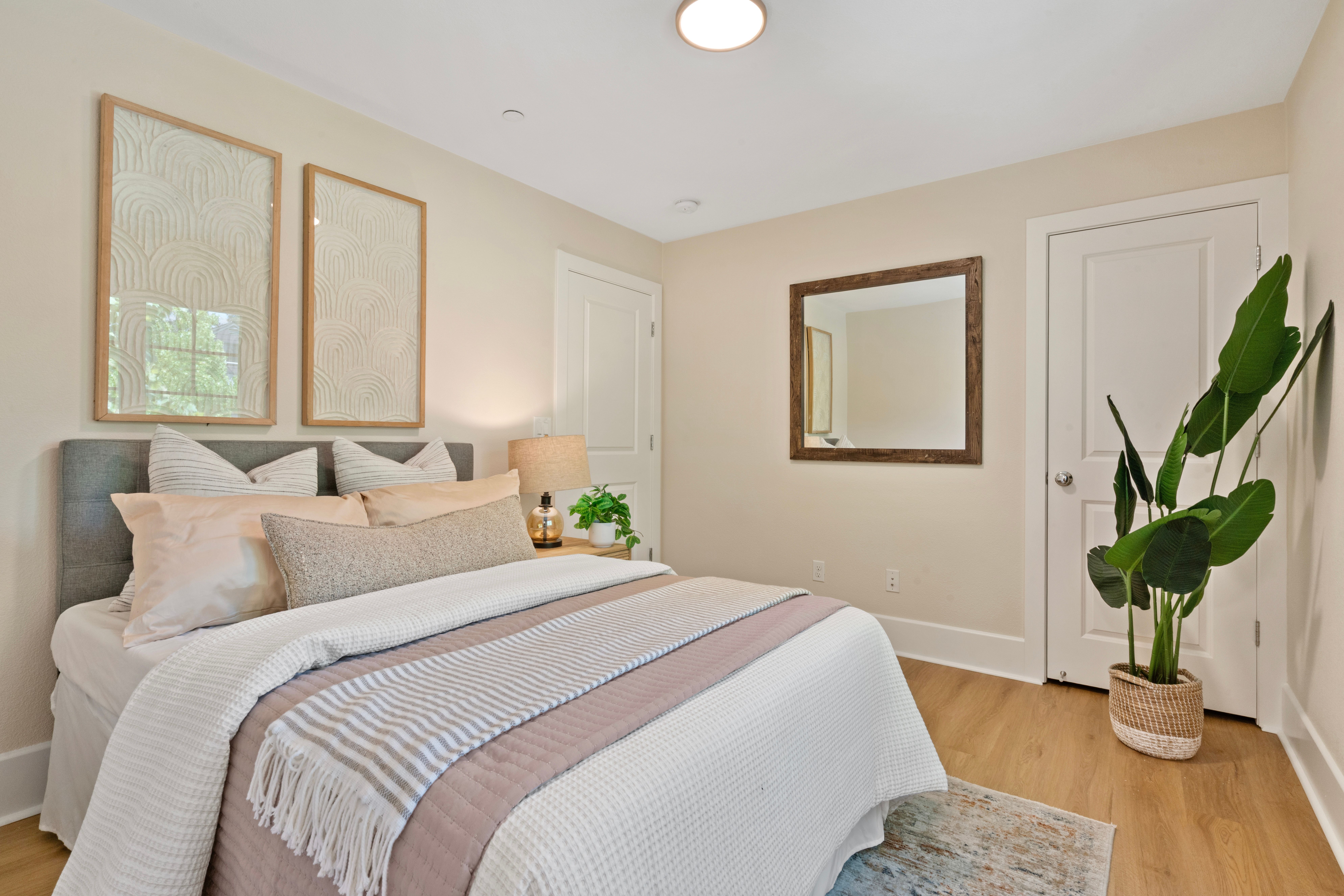  Stunningly Remodeled Craftsman with Top-Rated Warm Springs Schools - 物件實景