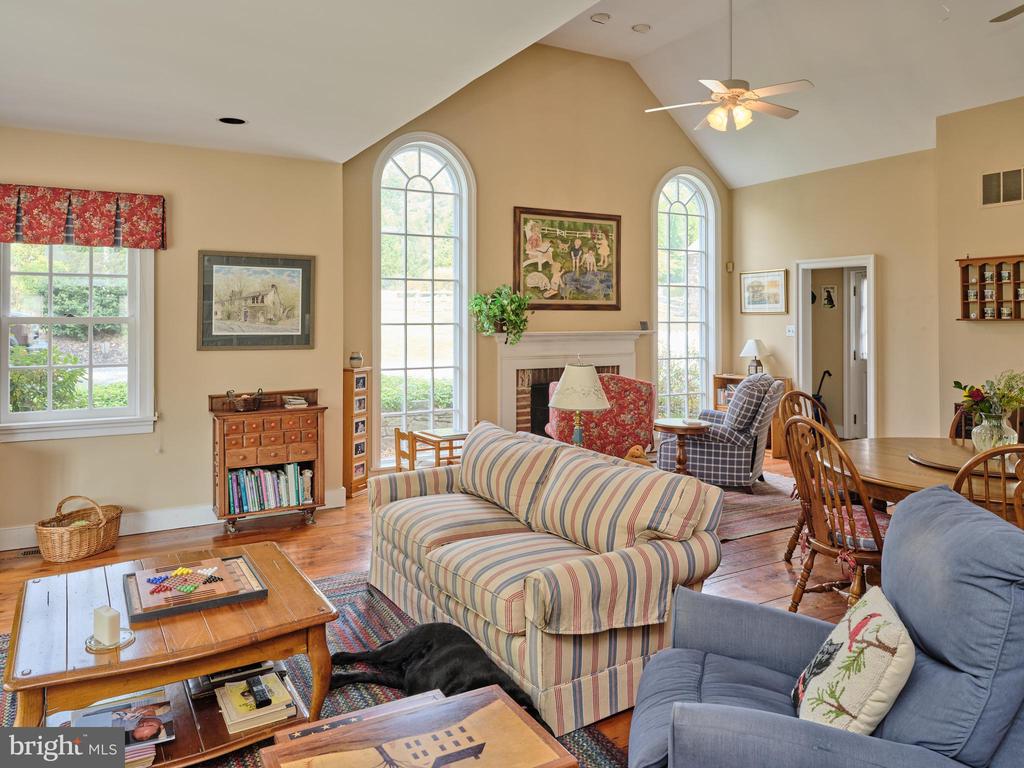 Newtown, Pennsylvania, 18940, United States, 4 Bedrooms Bedrooms, ,4 BathroomsBathrooms,Residential,For Sale,1995554