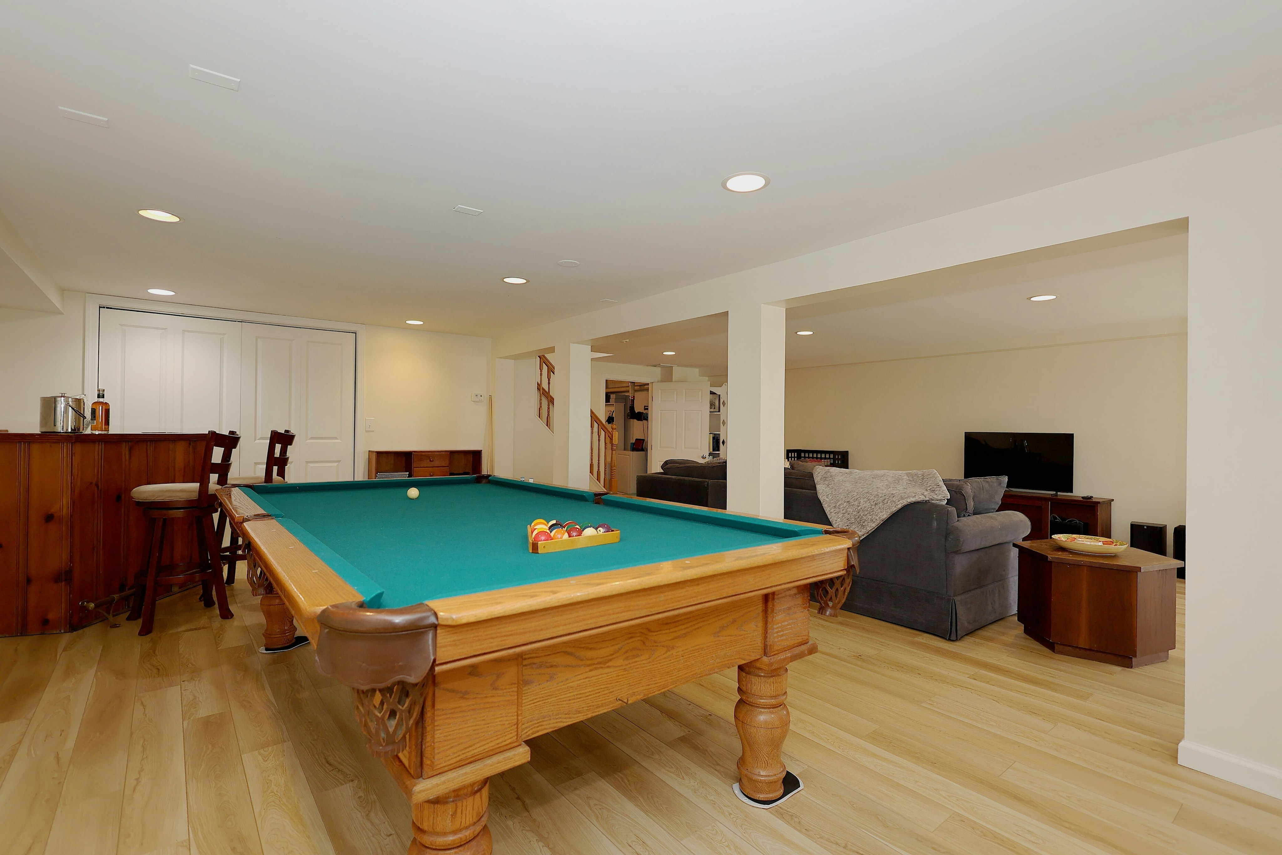  Classic New England Colonial - 物件實景