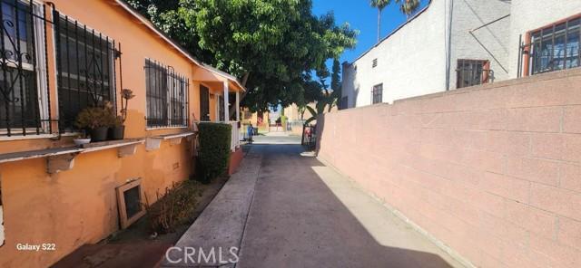 Los Angeles, California, 90044, United States, ,Residential,For Sale,2005902