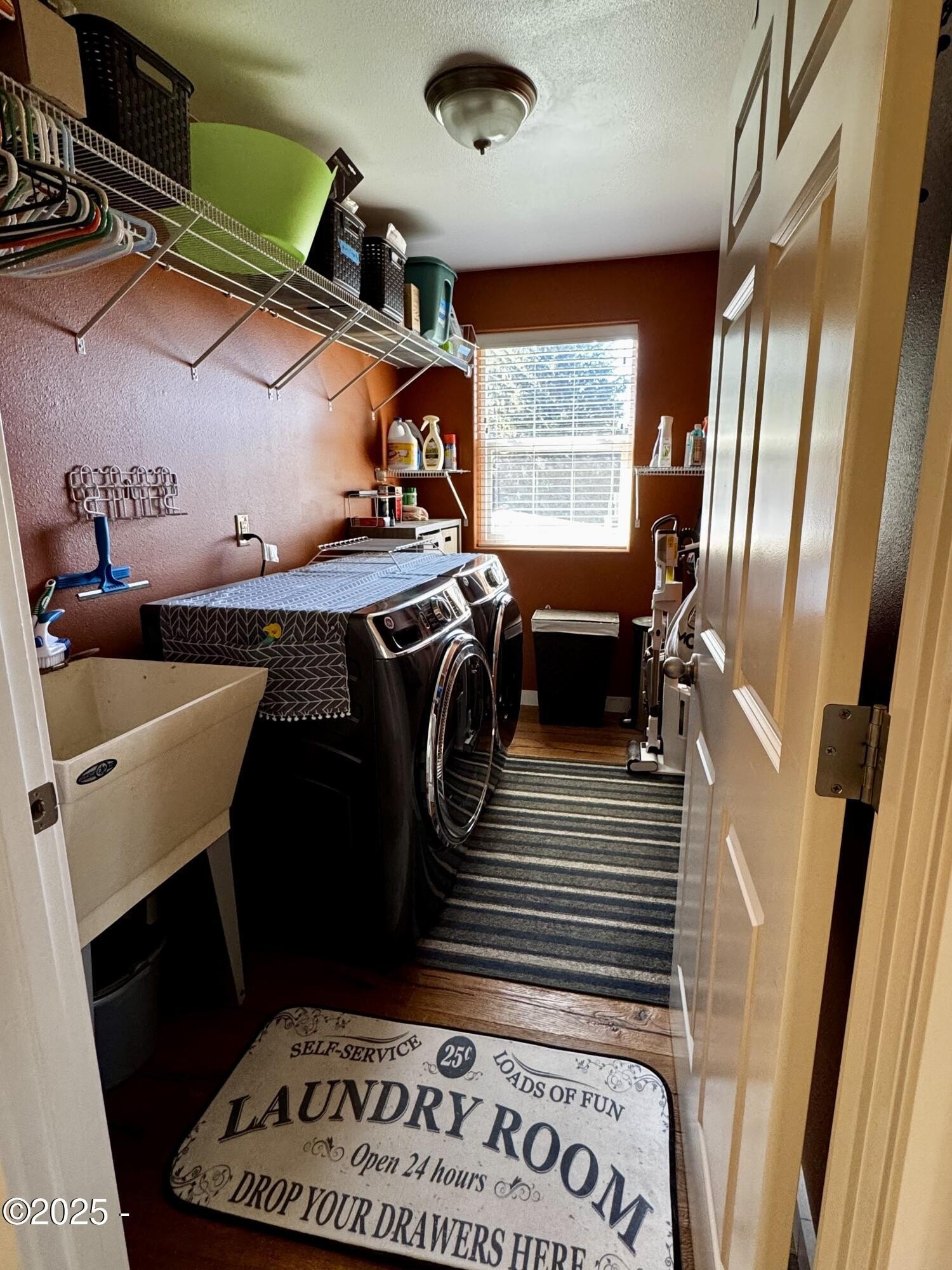 Newport, Oregon, 97365, United States, 3 Bedrooms Bedrooms, ,3 BathroomsBathrooms,Residential,For Sale,1777733