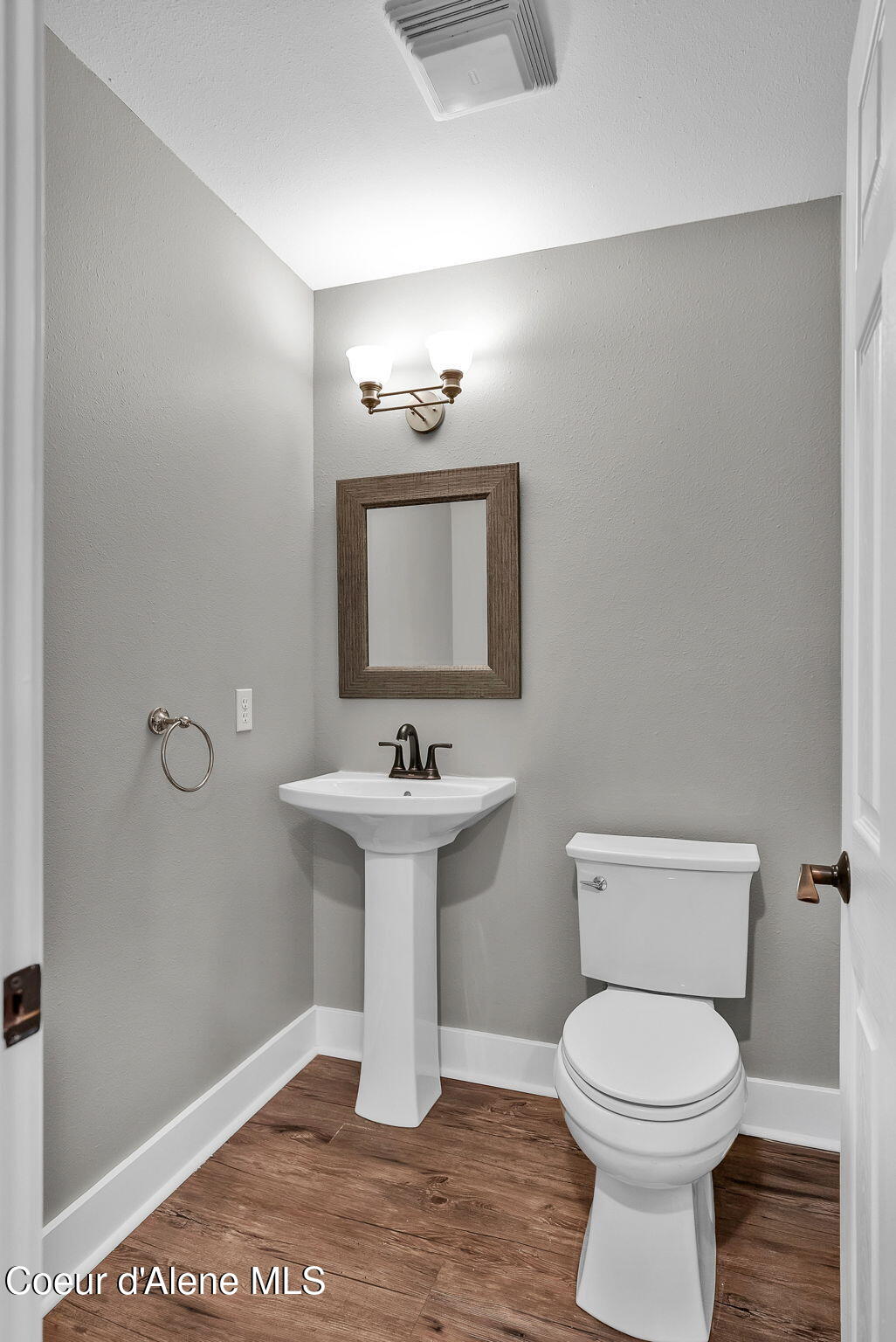 Coeur D'alene, Idaho, 83815, United States, 3 Bedrooms Bedrooms, ,2 BathroomsBathrooms,Residential,For Sale,1965651