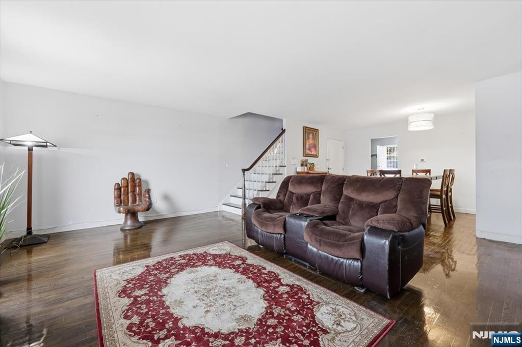 North Bergen, New Jersey, 07047, United States, 3 Bedrooms Bedrooms, ,3 BathroomsBathrooms,Residential,For Sale,1987538