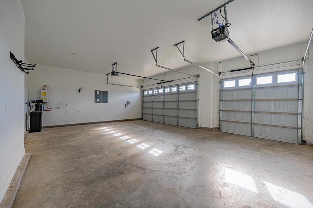 Midland, Texas, 79705, United States, 5 Bedrooms Bedrooms, ,5 BathroomsBathrooms,Residential,For Sale,1998422