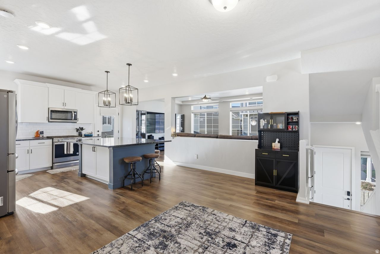 Saratoga Springs, Utah, 84045, United States, 3 Bedrooms Bedrooms, ,3 BathroomsBathrooms,Residential,For Sale,2000847