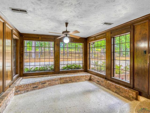 Henderson, Texas, 75652, United States, 3 Bedrooms Bedrooms, ,3 BathroomsBathrooms,Residential,For Sale,1820129