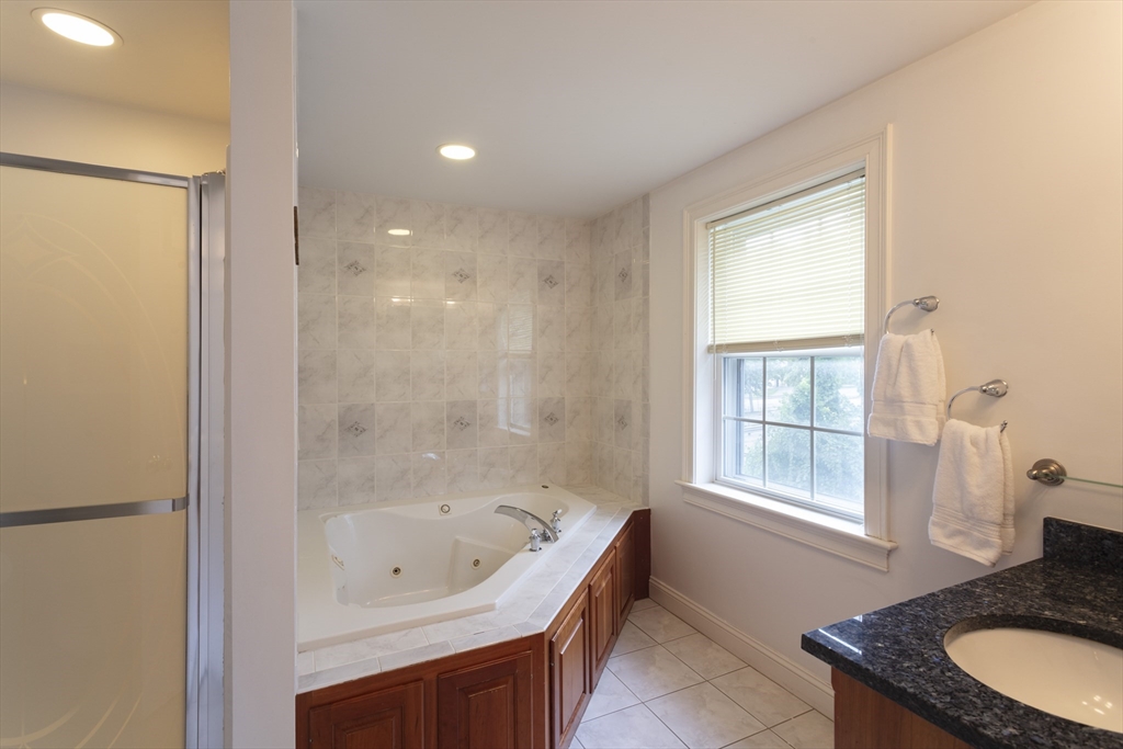 Newton, Massachusetts, 02161, United States, 3 Bedrooms Bedrooms, ,4 BathroomsBathrooms,Residential,For Sale,1940843