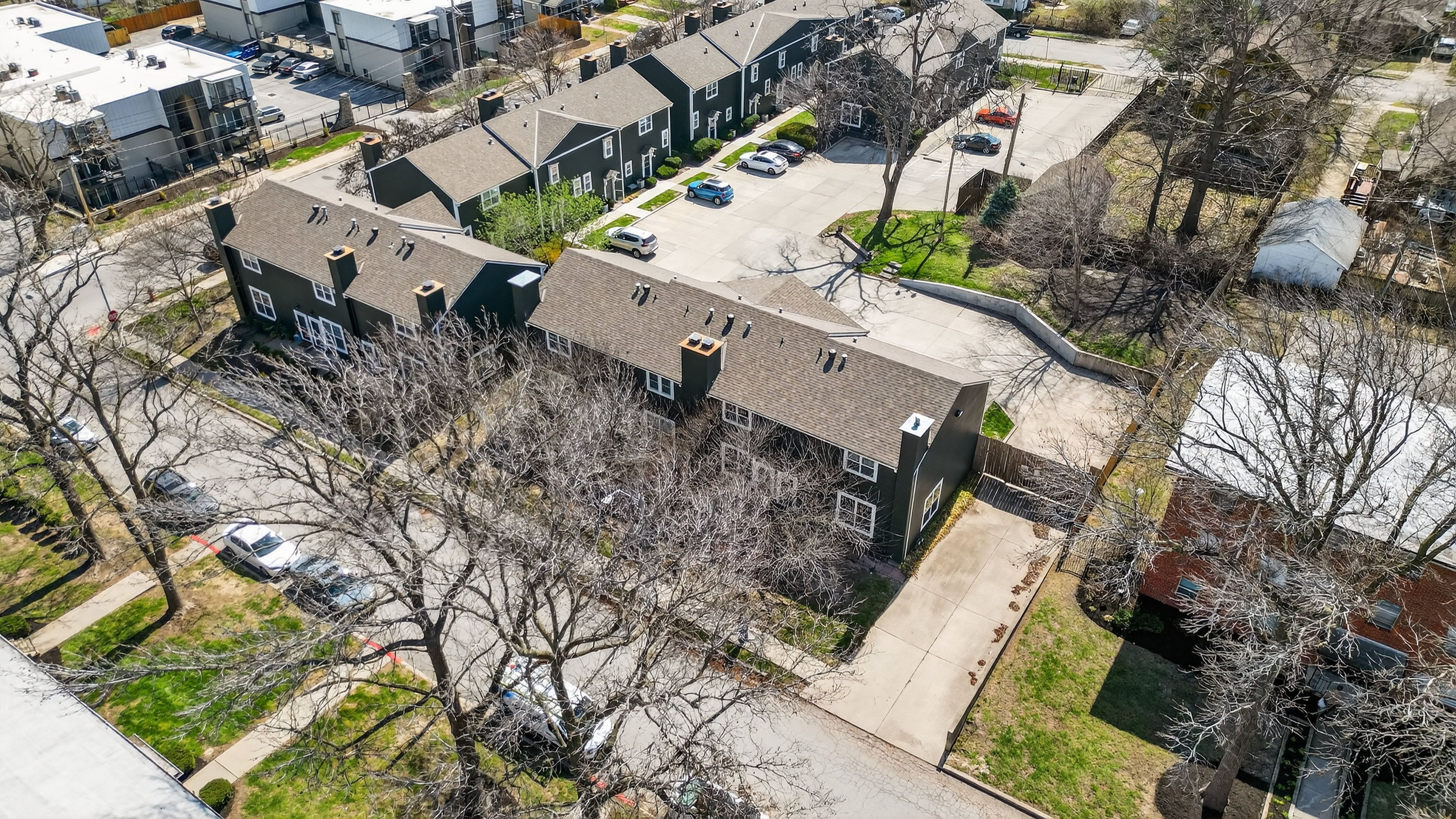  911 West 41st Place, Kansas City, MO 64111 - 物件實景