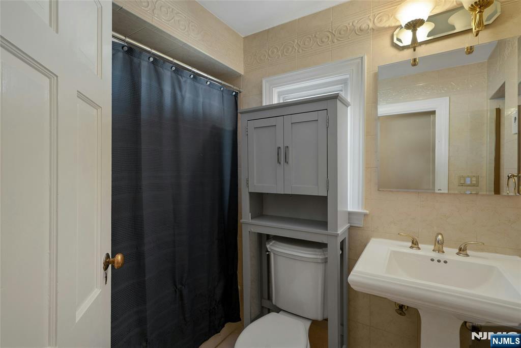 Ridgefield, New Jersey, 07657, United States, 4 Bedrooms Bedrooms, ,3 BathroomsBathrooms,Residential,For Sale,1991908