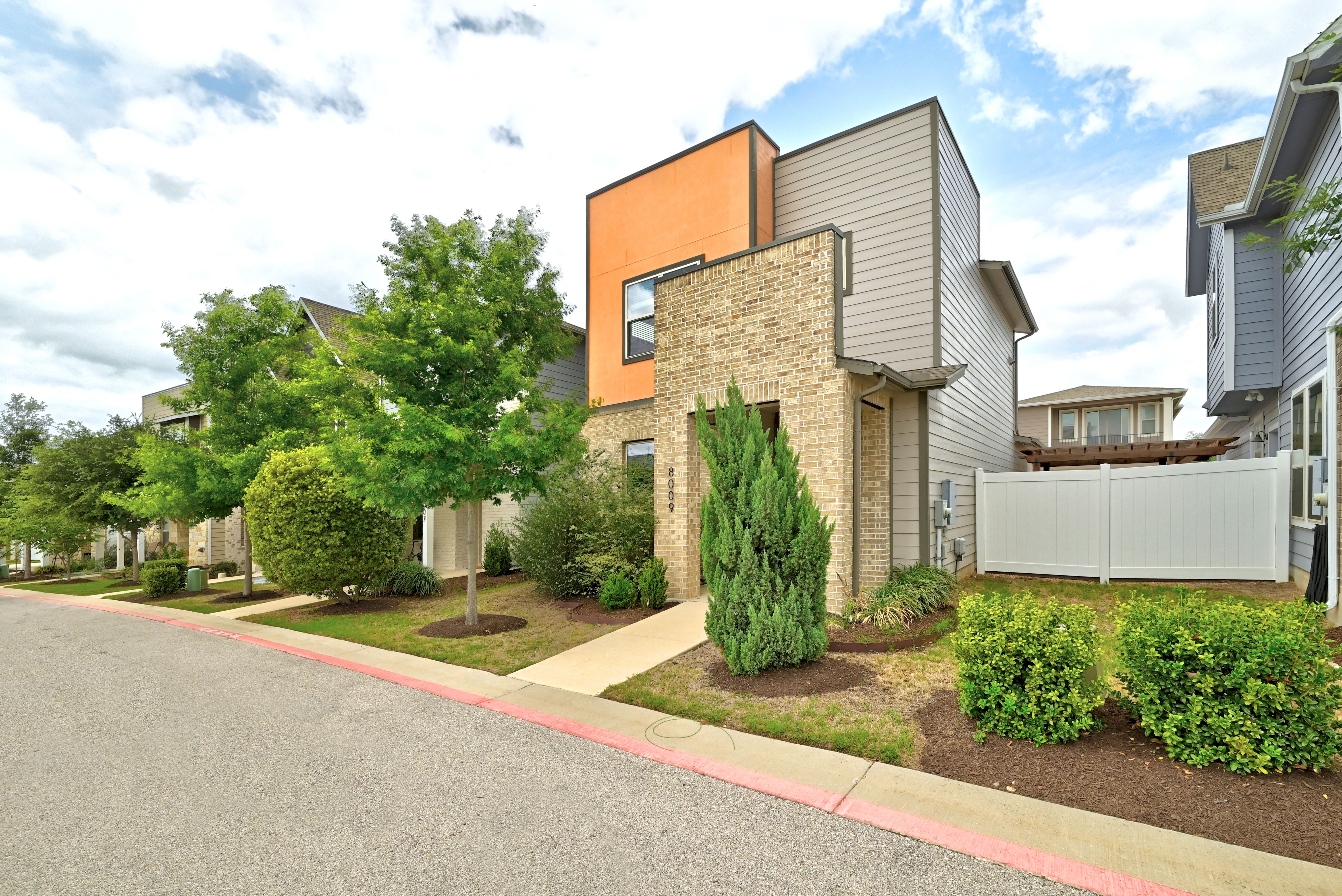  Modern Easton Park Living Step - 物件實景