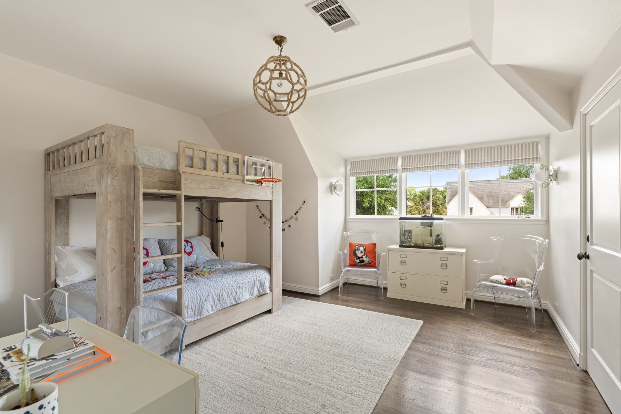  2105 Pelham Drive - 物件實景