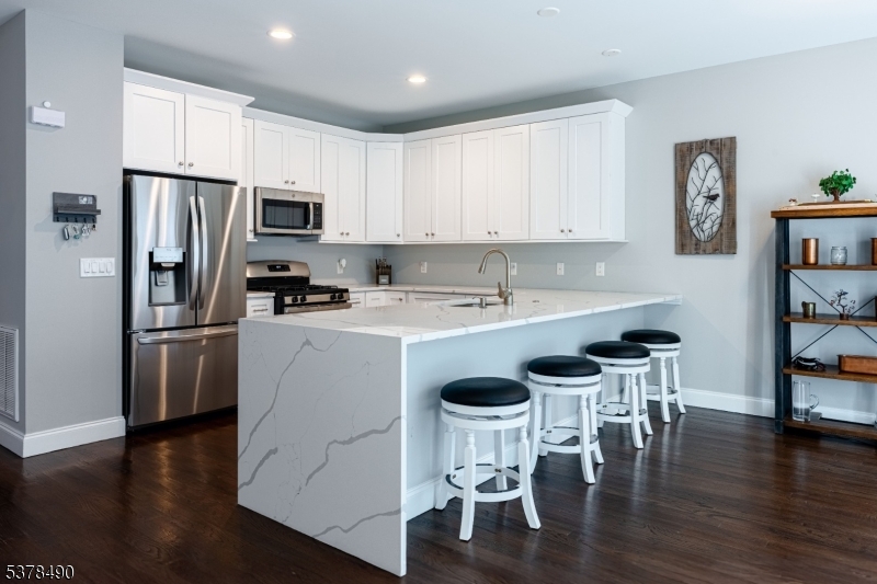 Butler Boro, New Jersey, 07405, United States, 3 Bedrooms Bedrooms, ,3 BathroomsBathrooms,Residential,For Sale,1926300