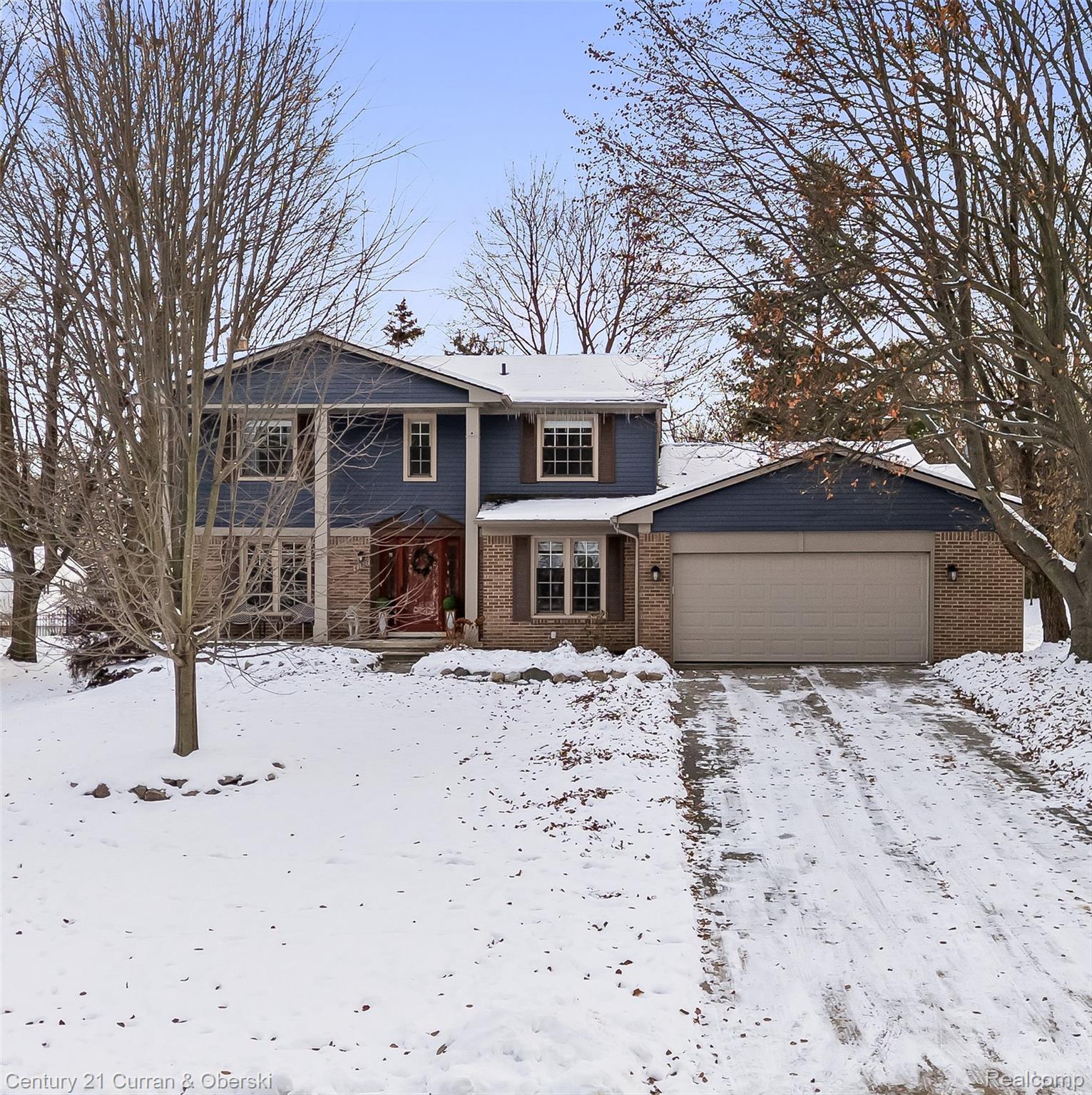 Northville, Michigan, 48167, United States, 5 Bedrooms Bedrooms, ,3 BathroomsBathrooms,Residential,For Sale,2009977