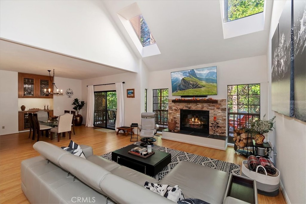 Lake Arrowhead, California, 92352, United States, 4 Bedrooms Bedrooms, ,3 BathroomsBathrooms,Residential,For Sale,1998822