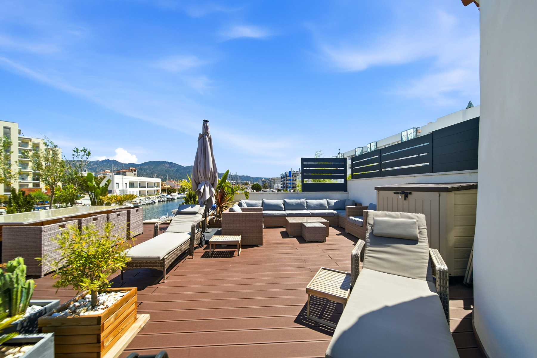  Elegant villa renovated in prime location on the canal - 物件實景
