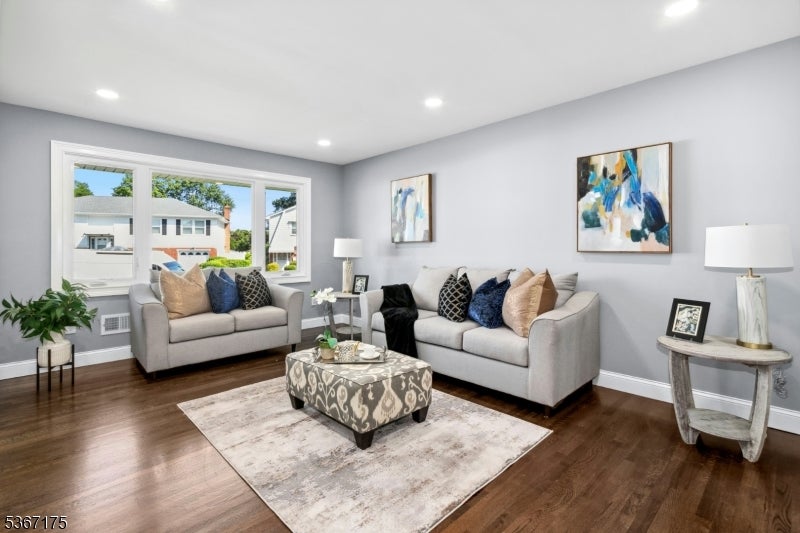 Union Twp., New Jersey, 07083, United States, 4 Bedrooms Bedrooms, ,3 BathroomsBathrooms,Residential,For Sale,1935310