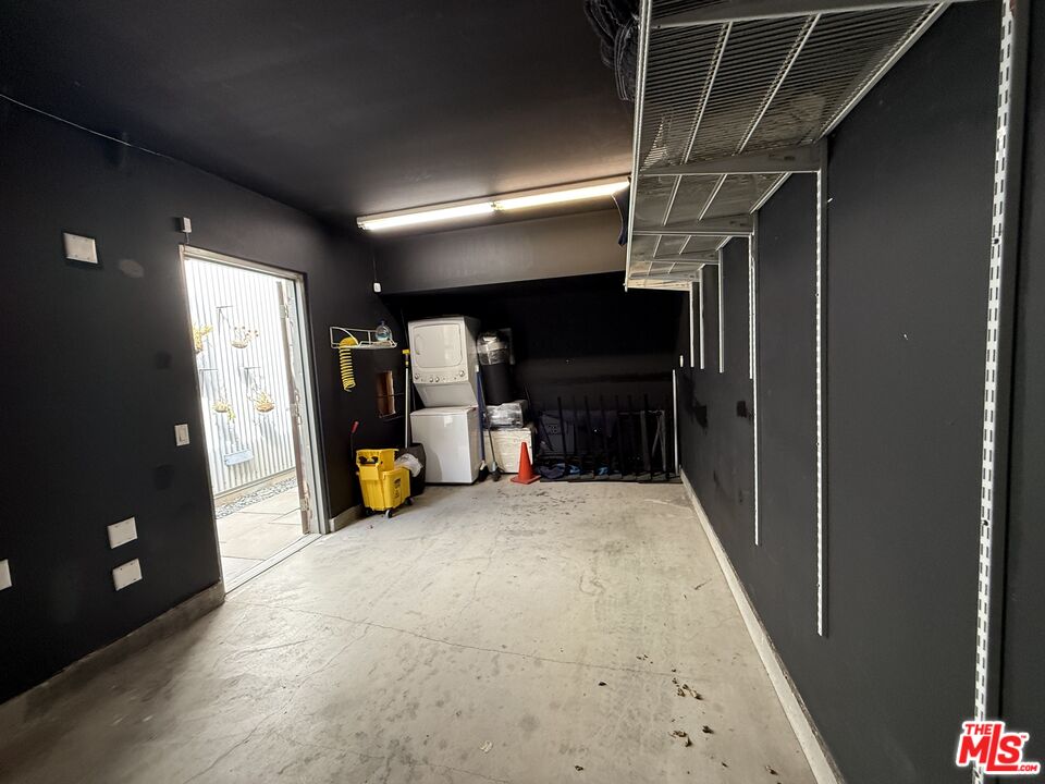 Venice, California, 90291, United States, 2 Bedrooms Bedrooms, ,2 BathroomsBathrooms,Residential,For Sale,1989635