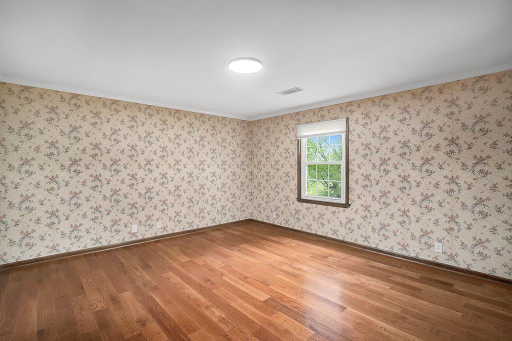 DALTON, Georgia, 30720, United States, 5 Bedrooms Bedrooms, ,3 BathroomsBathrooms,Residential,For Sale,1939085