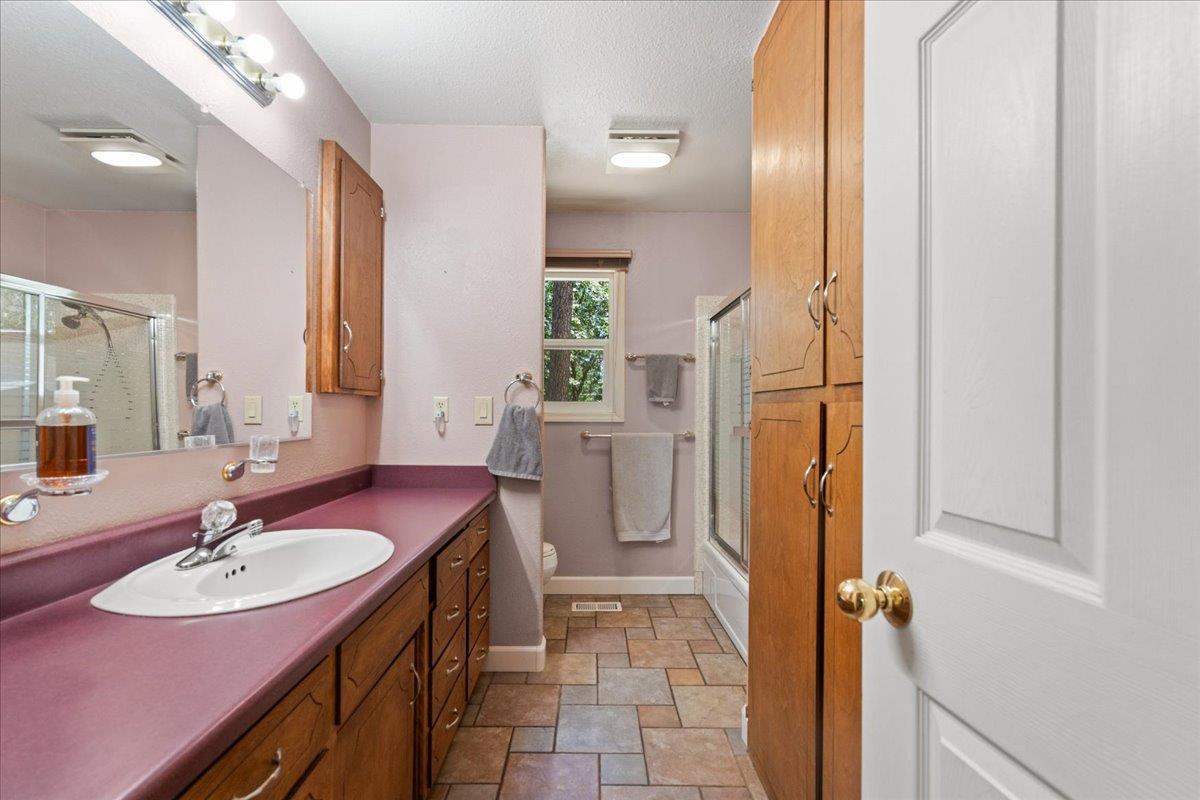 Grass Valley, California, 95949, United States, 3 Bedrooms Bedrooms, ,3 BathroomsBathrooms,Residential,For Sale,1928766