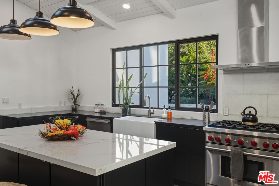 Los Angeles, California, 90049, United States, 3 Bedrooms Bedrooms, ,3 BathroomsBathrooms,Residential,For Sale,2002903