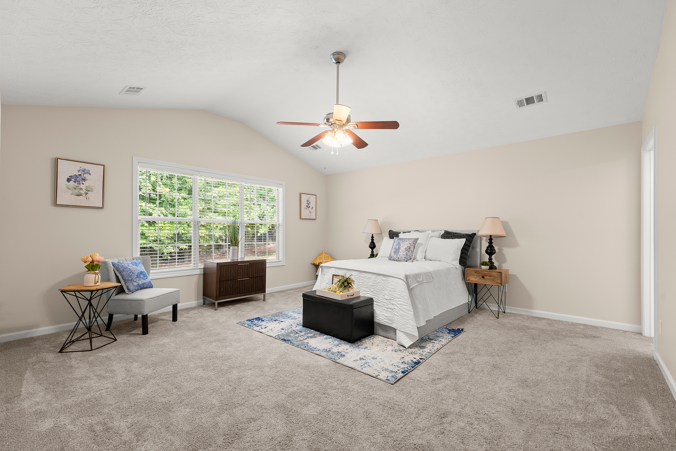  Immaculately Maintained, Brick-Front, Step-Less Ranch Home - 物件實景