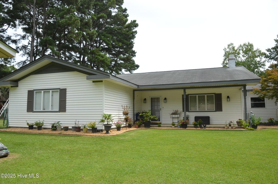 Spring Hope, North Carolina, 27882, United States, 4 Bedrooms Bedrooms, ,2 BathroomsBathrooms,Residential,For Sale,1974659