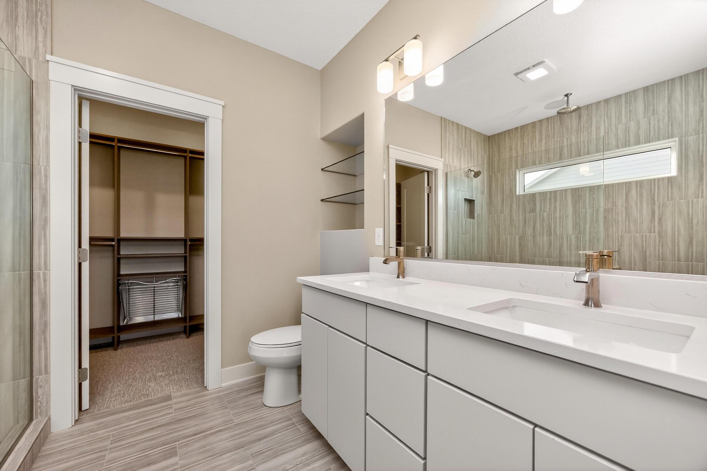 Huxley, Iowa, 50124, United States, 5 Bedrooms Bedrooms, ,3 BathroomsBathrooms,Residential,For Sale,2010428