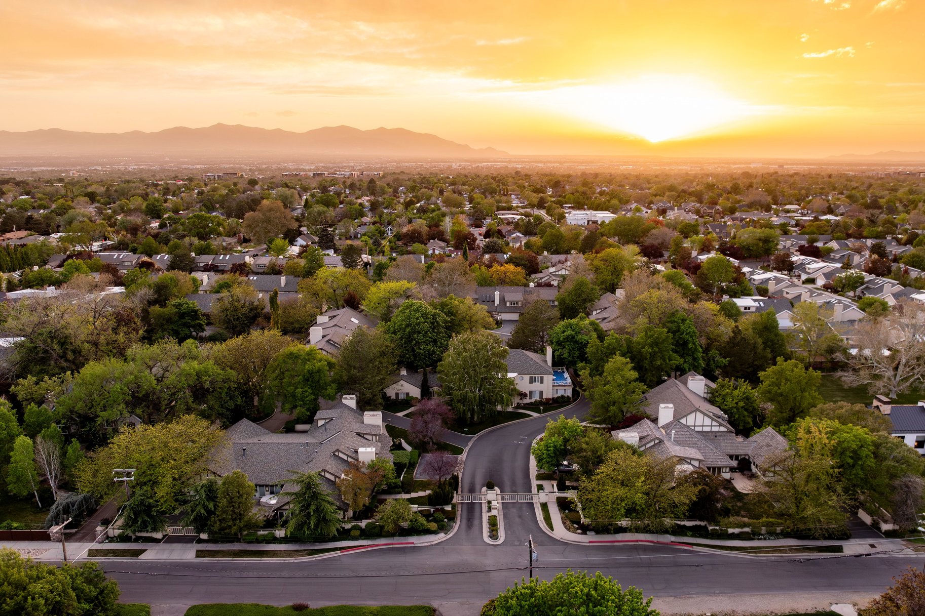  A Large Home in a Sought-After Private Community in East Millcreek - 物件實景