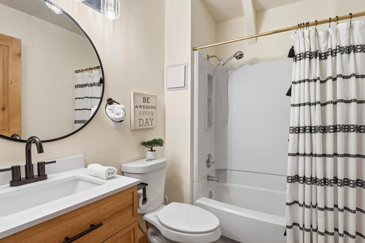 Soda Springs, California, 95728, United States, 3 Bedrooms Bedrooms, ,2 BathroomsBathrooms,Residential,For Sale,1998980