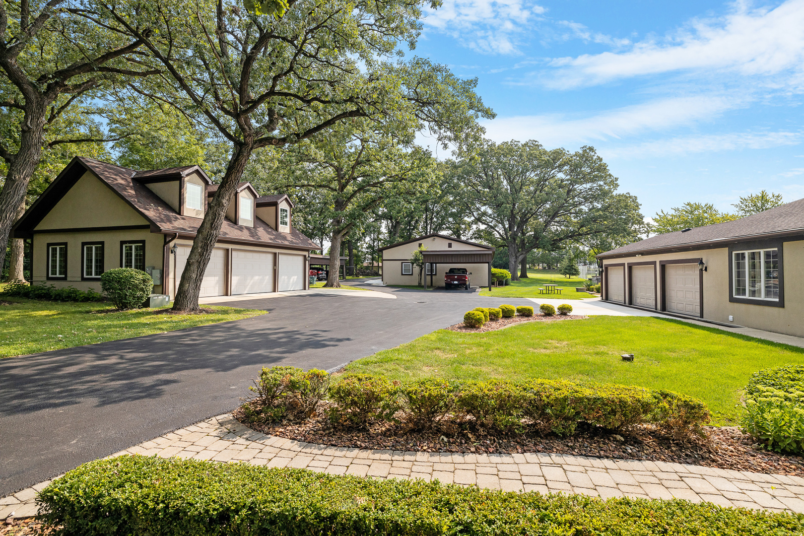 Homer Glen, Illinois, 60491, United States, 4 Bedrooms Bedrooms, ,5 BathroomsBathrooms,Residential,For Sale,1940252
