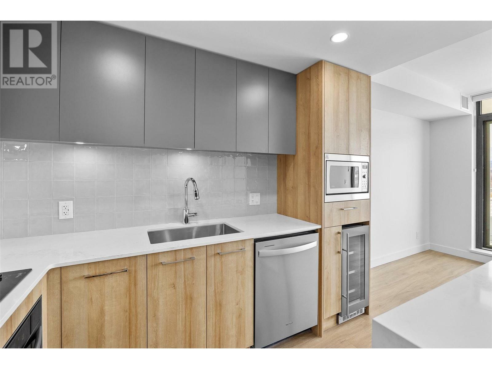 KELOWNA, British Columbia, V1W 3L2, CA, 1 Bedroom Bedrooms, ,1 BathroomBathrooms,Residential,For Sale,1839166