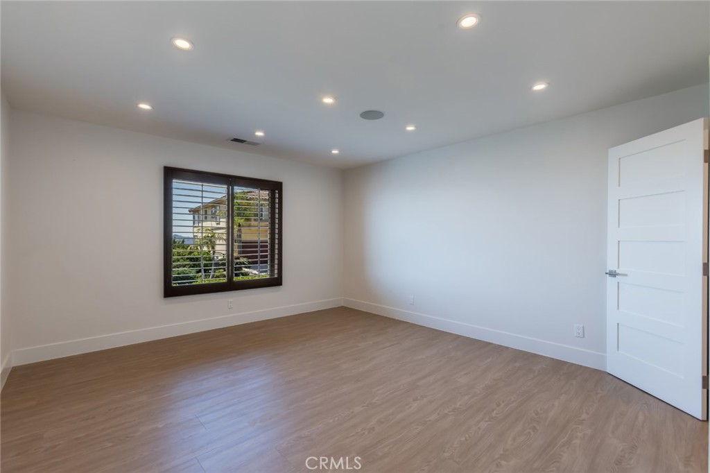 Glendale, California, 91207, United States, 4 Bedrooms Bedrooms, ,5 BathroomsBathrooms,Residential,For Sale,1934698