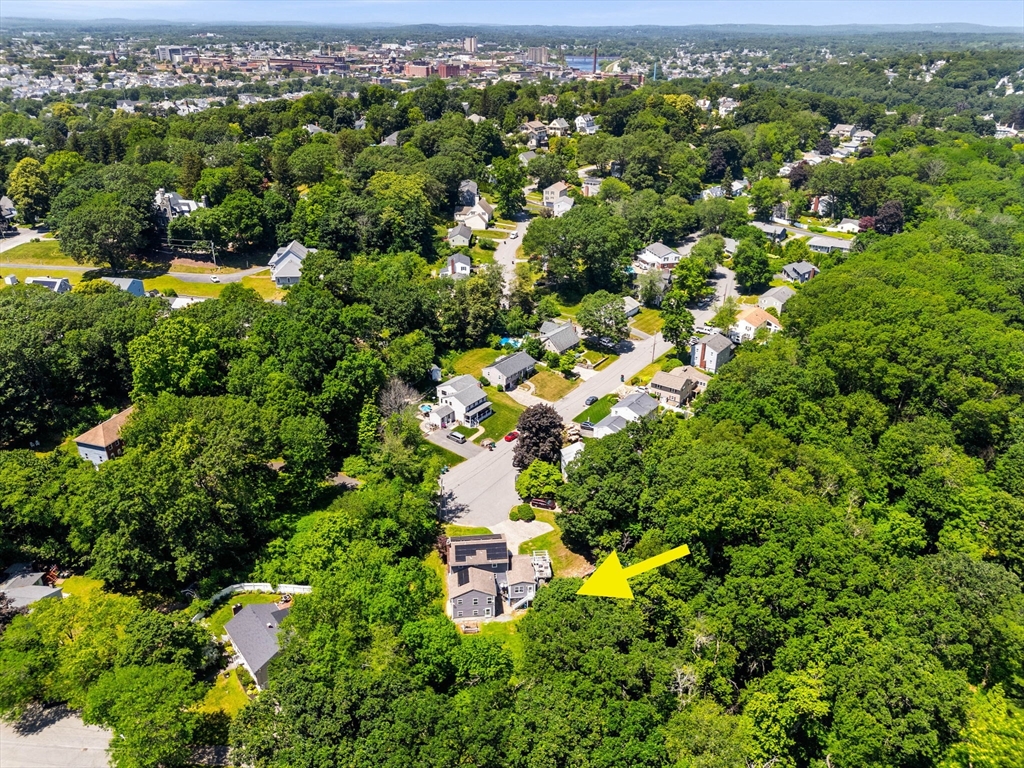 Lowell, Massachusetts, 01852, United States, 5 Bedrooms Bedrooms, ,4 BathroomsBathrooms,Residential,For Sale,1874290