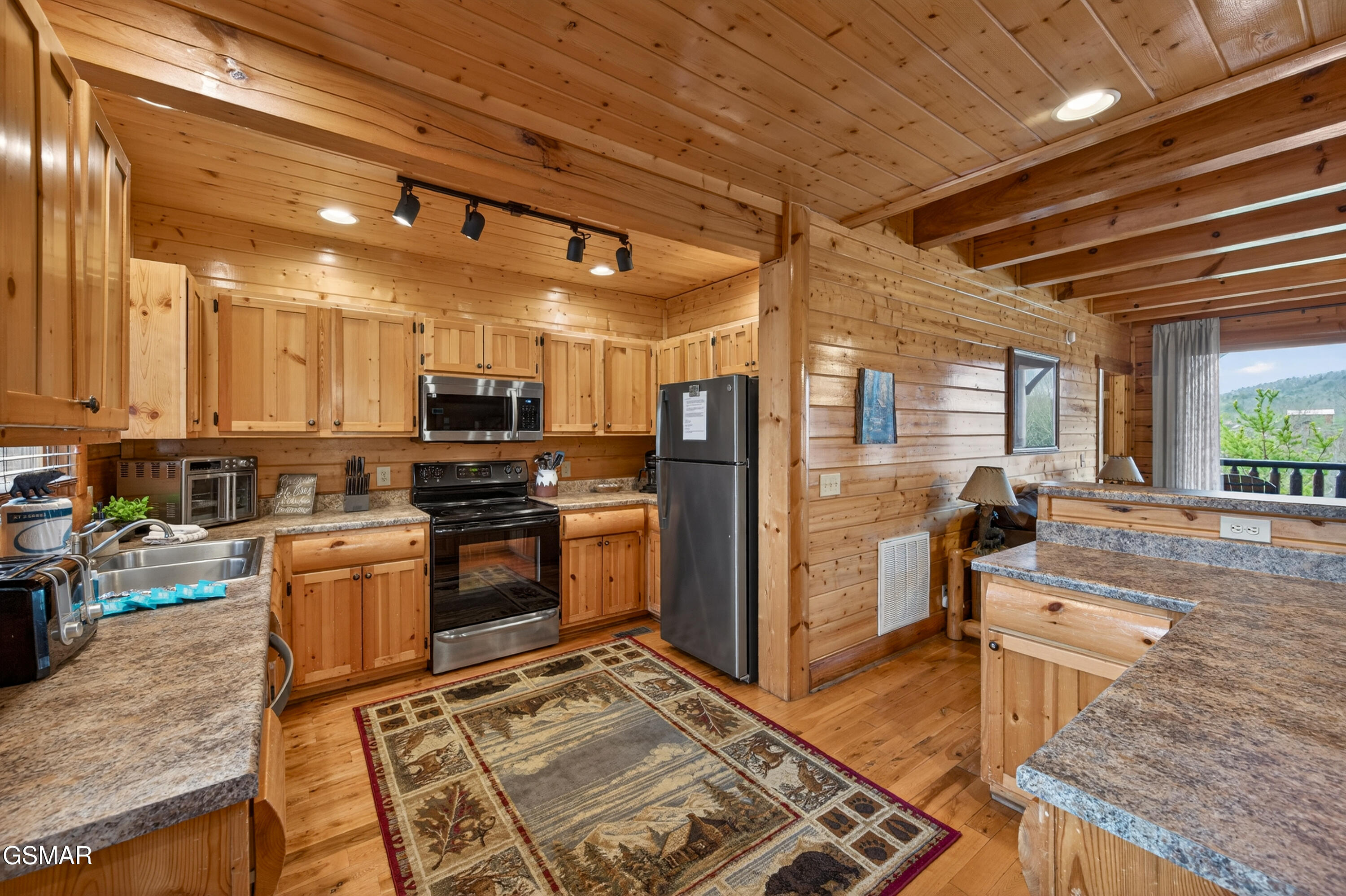 Sevierville, Tennessee, 37862, United States, 3 Bedrooms Bedrooms, ,5 BathroomsBathrooms,Residential,For Sale,2021105