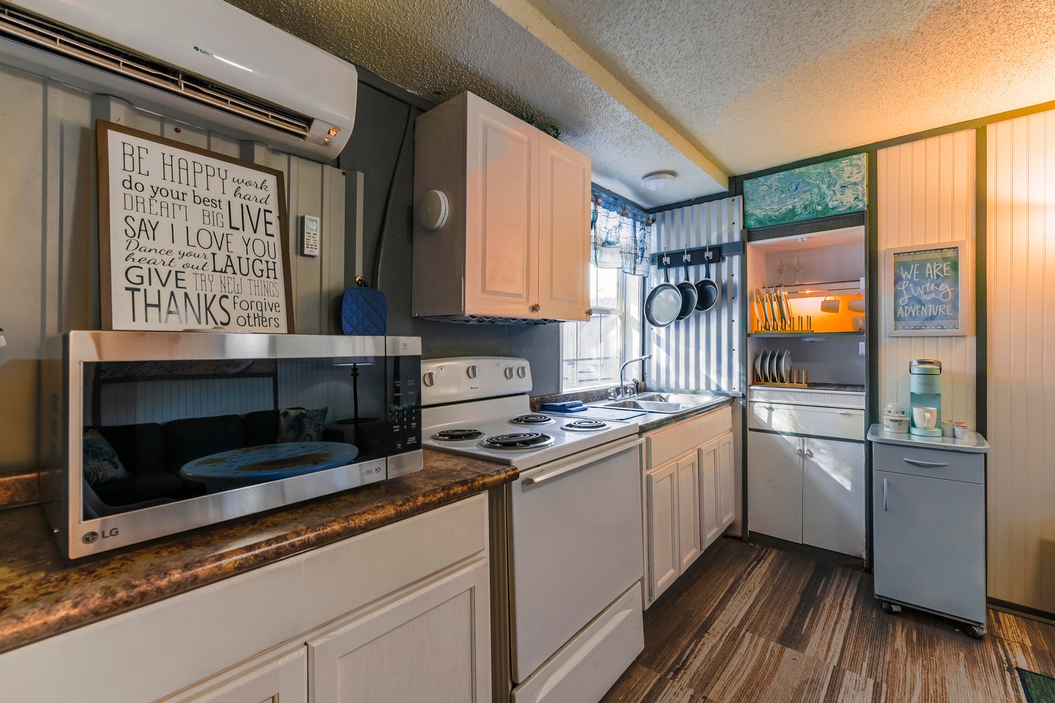 Fort Walton Beach, Florida, 32548, United States, 6 Bedrooms Bedrooms, ,5 BathroomsBathrooms,Residential,For Sale,1942905