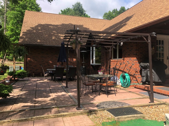 Chester, West Virginia, 26034, United States, 4 Bedrooms Bedrooms, ,3 BathroomsBathrooms,Residential,For Sale,1974553