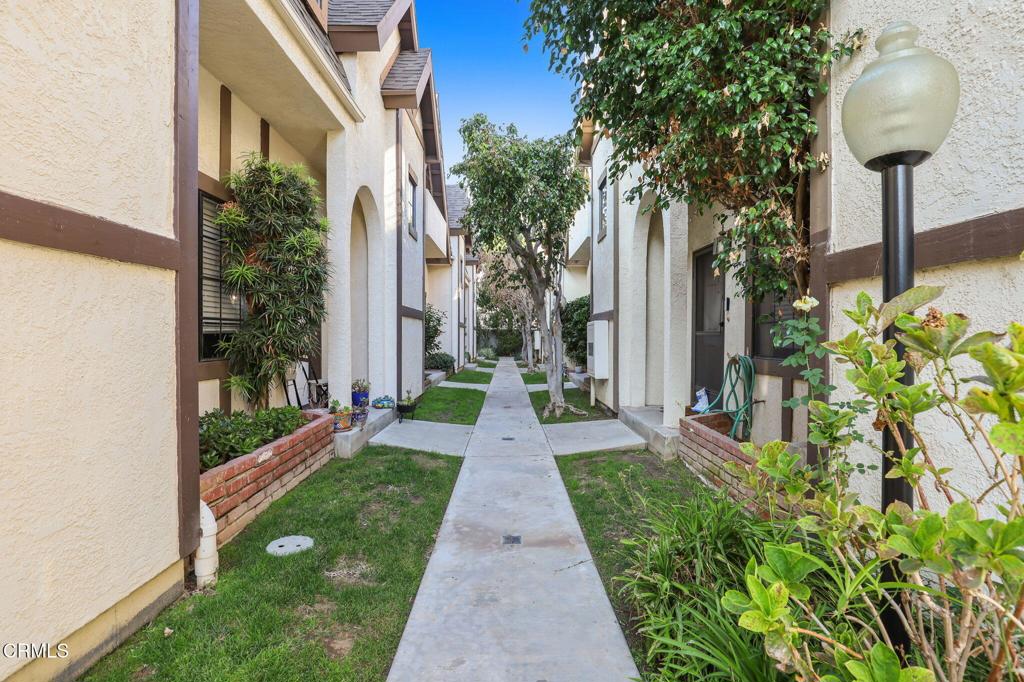 Pasadena, California, 91101, United States, 2 Bedrooms Bedrooms, ,2 BathroomsBathrooms,Residential,For Sale,1989436