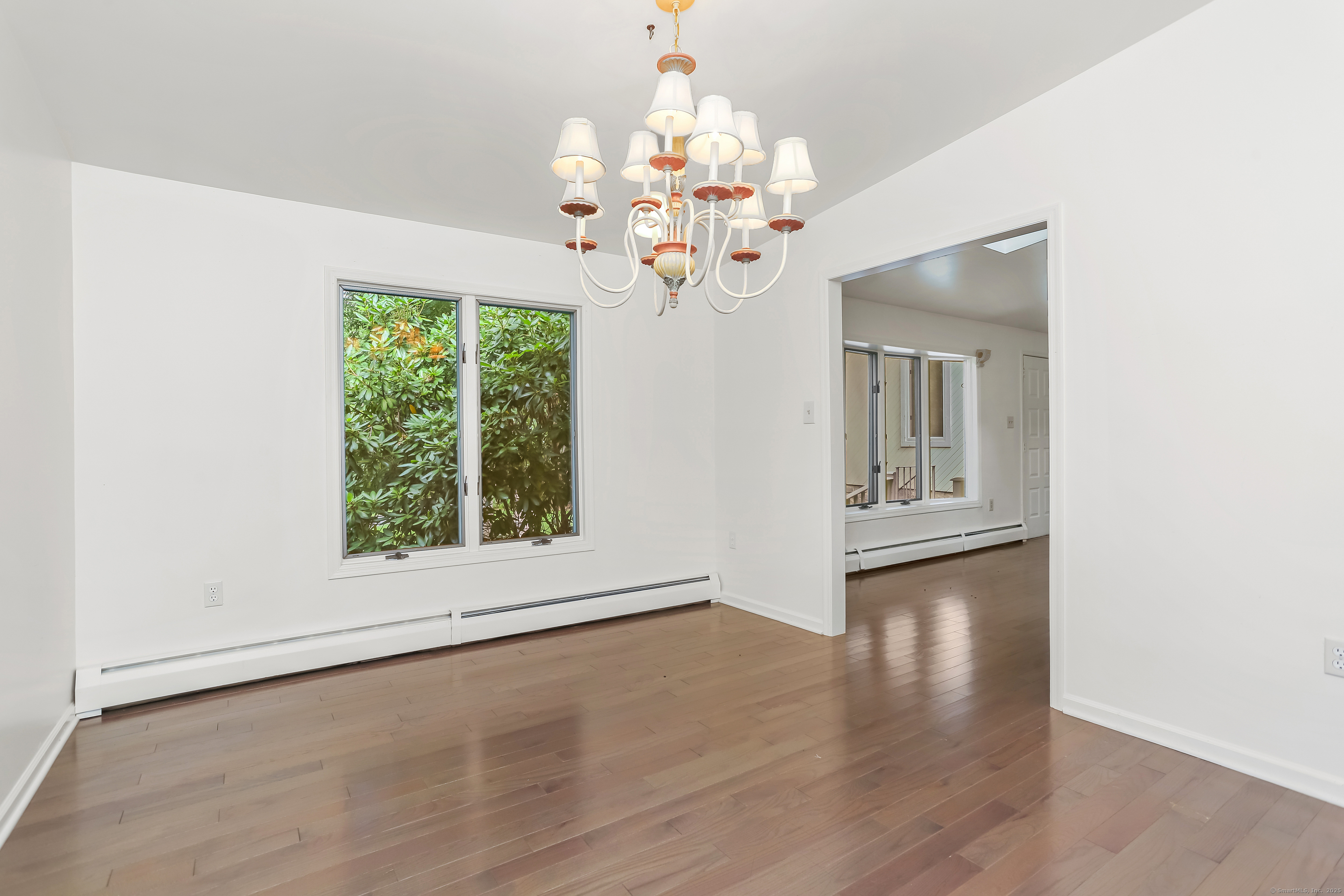 Trumbull, Connecticut, 06611, United States, 4 Bedrooms Bedrooms, ,4 BathroomsBathrooms,Residential,For Sale,1938522