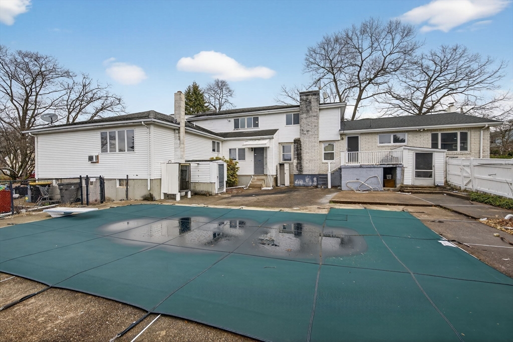 Framingham, Massachusetts, 01702, United States, 5 Bedrooms Bedrooms, ,5 BathroomsBathrooms,Residential,For Sale,2035320