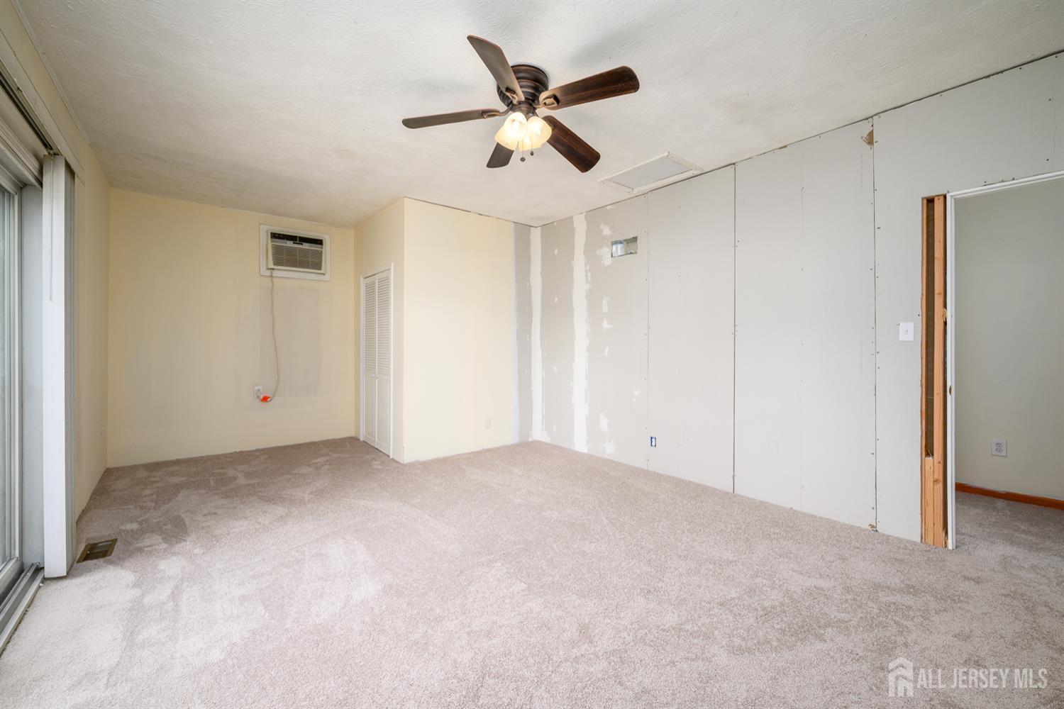 Edison, New Jersey, 08817, United States, 3 Bedrooms Bedrooms, ,2 BathroomsBathrooms,Residential,For Sale,1958154