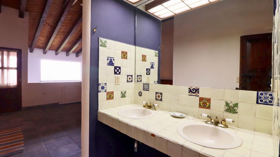 Pátzcuaro, Michoacán de Ocampo, 61608, Mexico, 4 Bedrooms Bedrooms, ,3 BathroomsBathrooms,Residential,For Sale,1917214