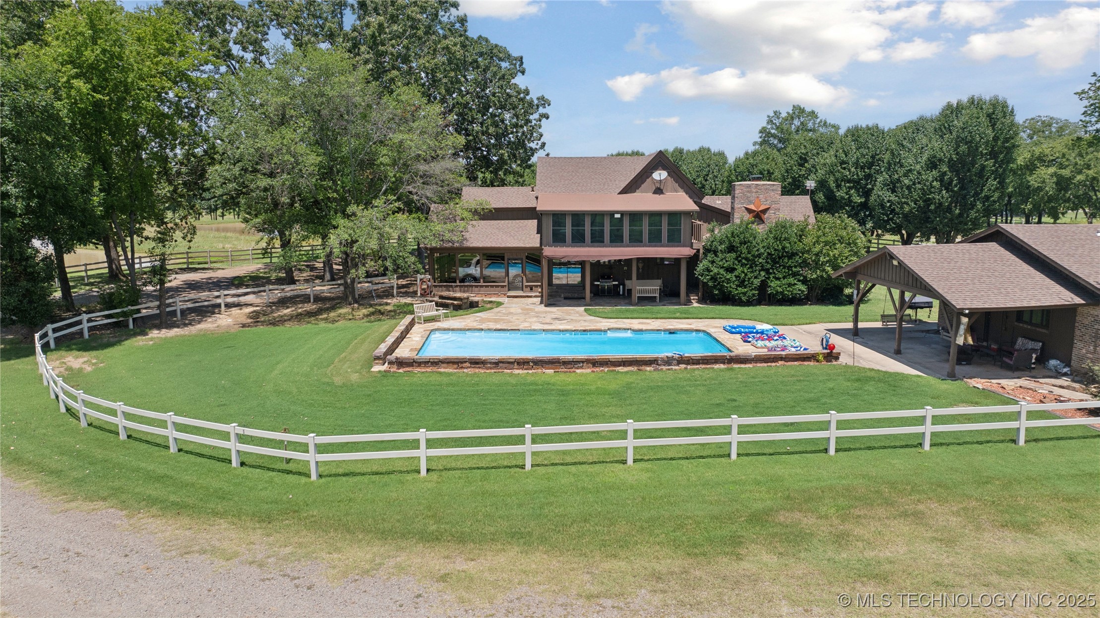 Pocola, Oklahoma, 74902, United States, 3 Bedrooms Bedrooms, ,3 BathroomsBathrooms,Residential,For Sale,1903793