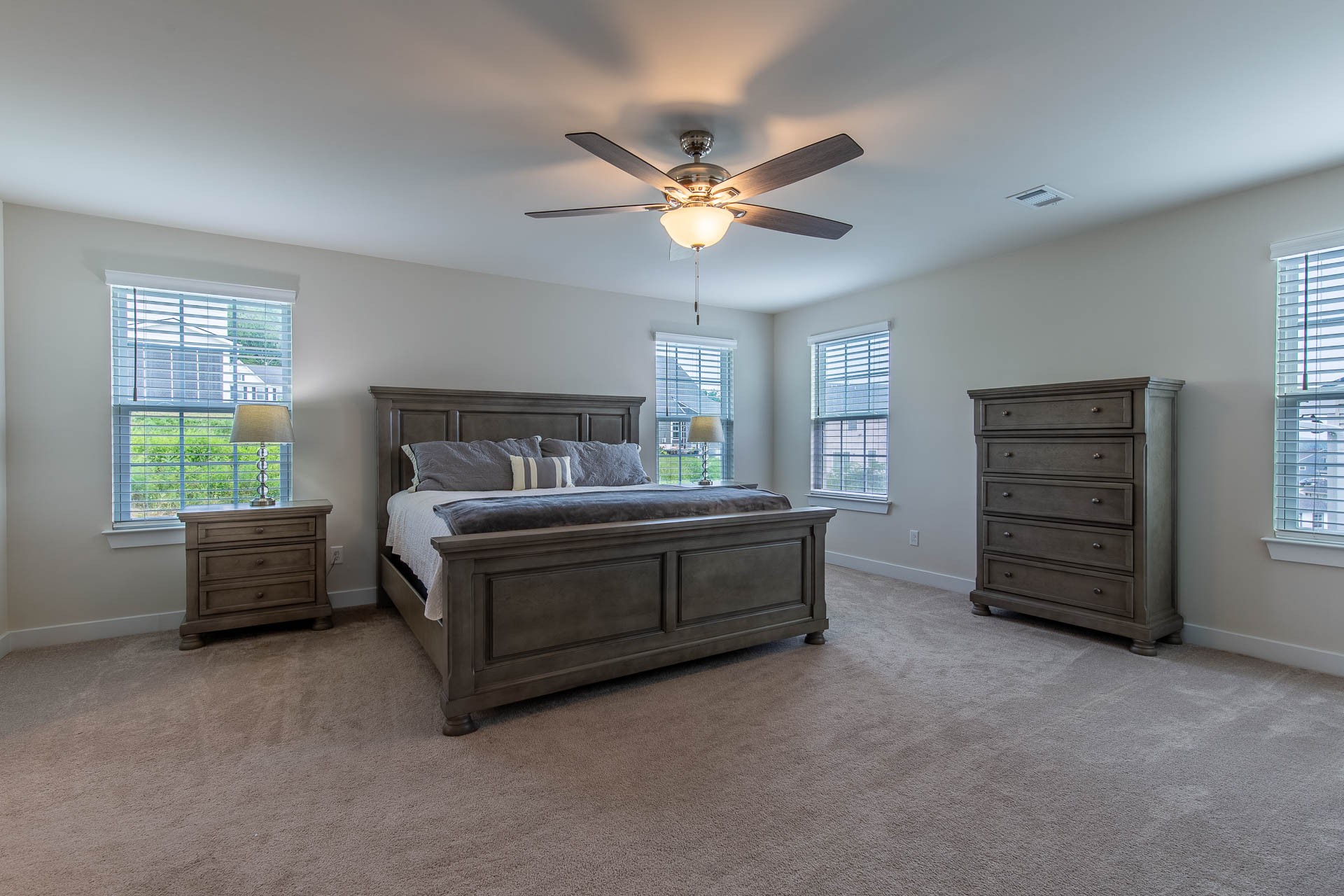Smyrna, Tennessee, 37167, United States, 5 Bedrooms Bedrooms, ,4 BathroomsBathrooms,Residential,For Sale,1848670