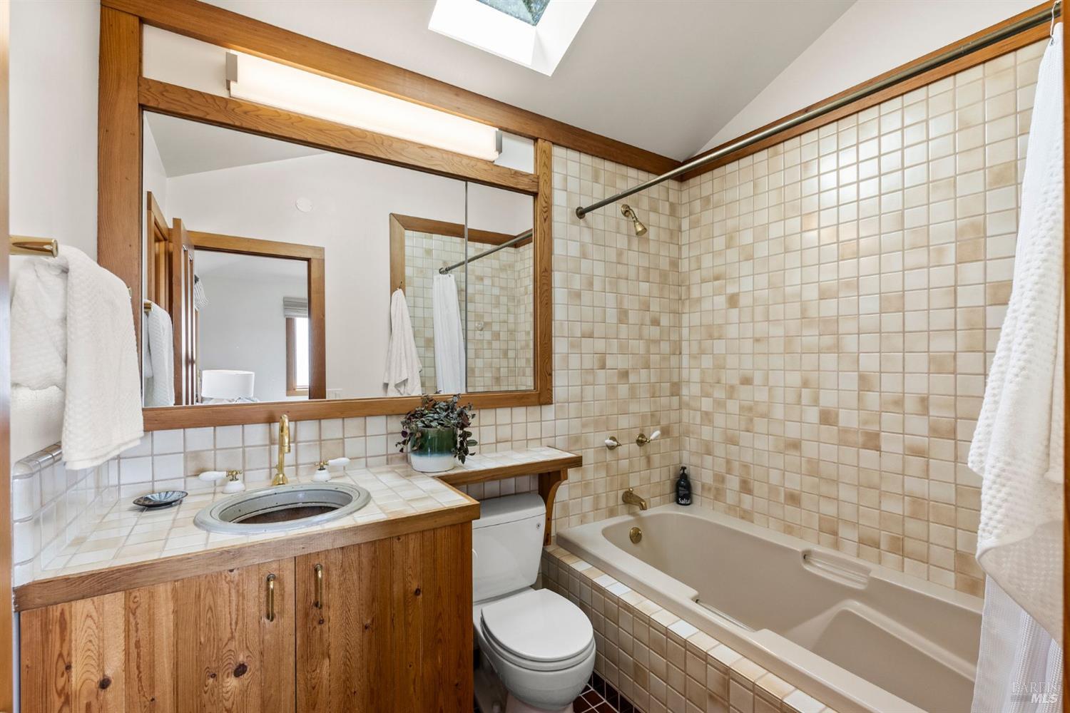 Bolinas, California, 94924, United States, 2 Bedrooms Bedrooms, ,3 BathroomsBathrooms,Residential,For Sale,1906337