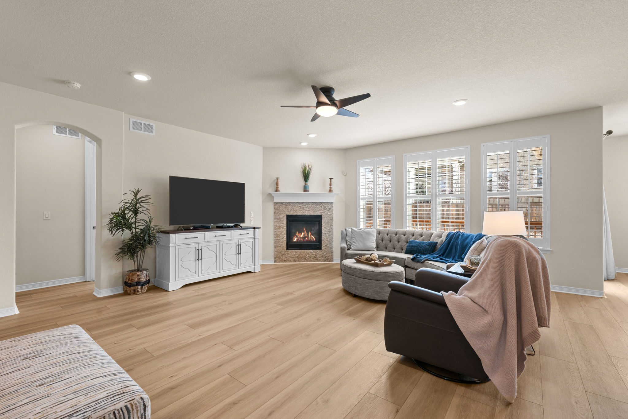  Move-In Ready Ranch With Great Curb Appeal - 物件實景