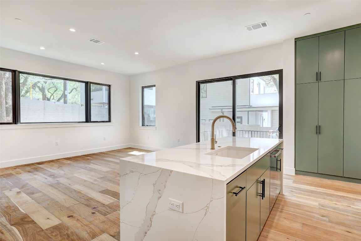 Austin, Texas, 78704, United States, 3 Bedrooms Bedrooms, ,3 BathroomsBathrooms,Residential,For Sale,1848739