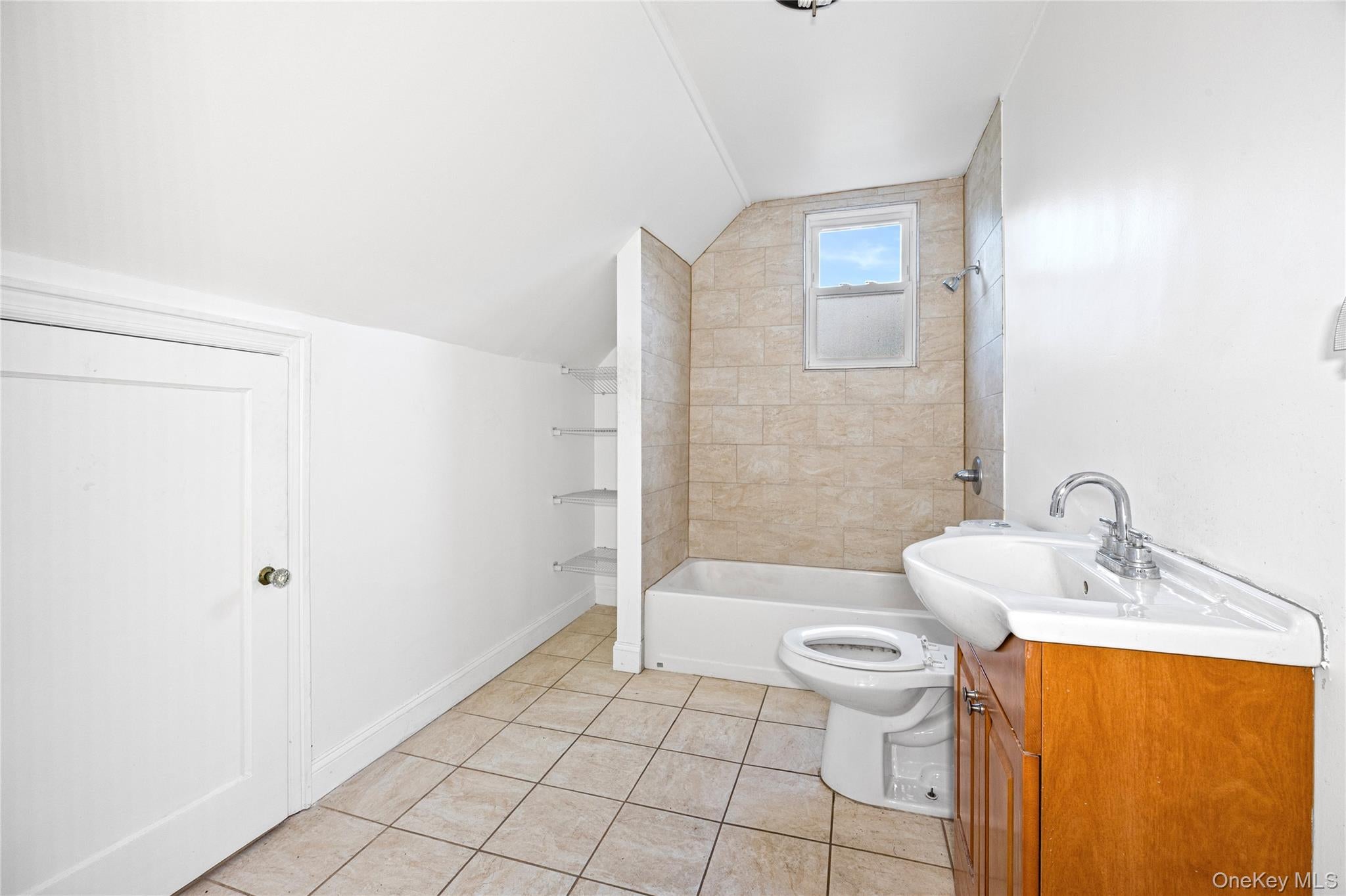 Uniondale, New York, 11553, United States, 4 Bedrooms Bedrooms, ,3 BathroomsBathrooms,Residential,For Sale,2049271