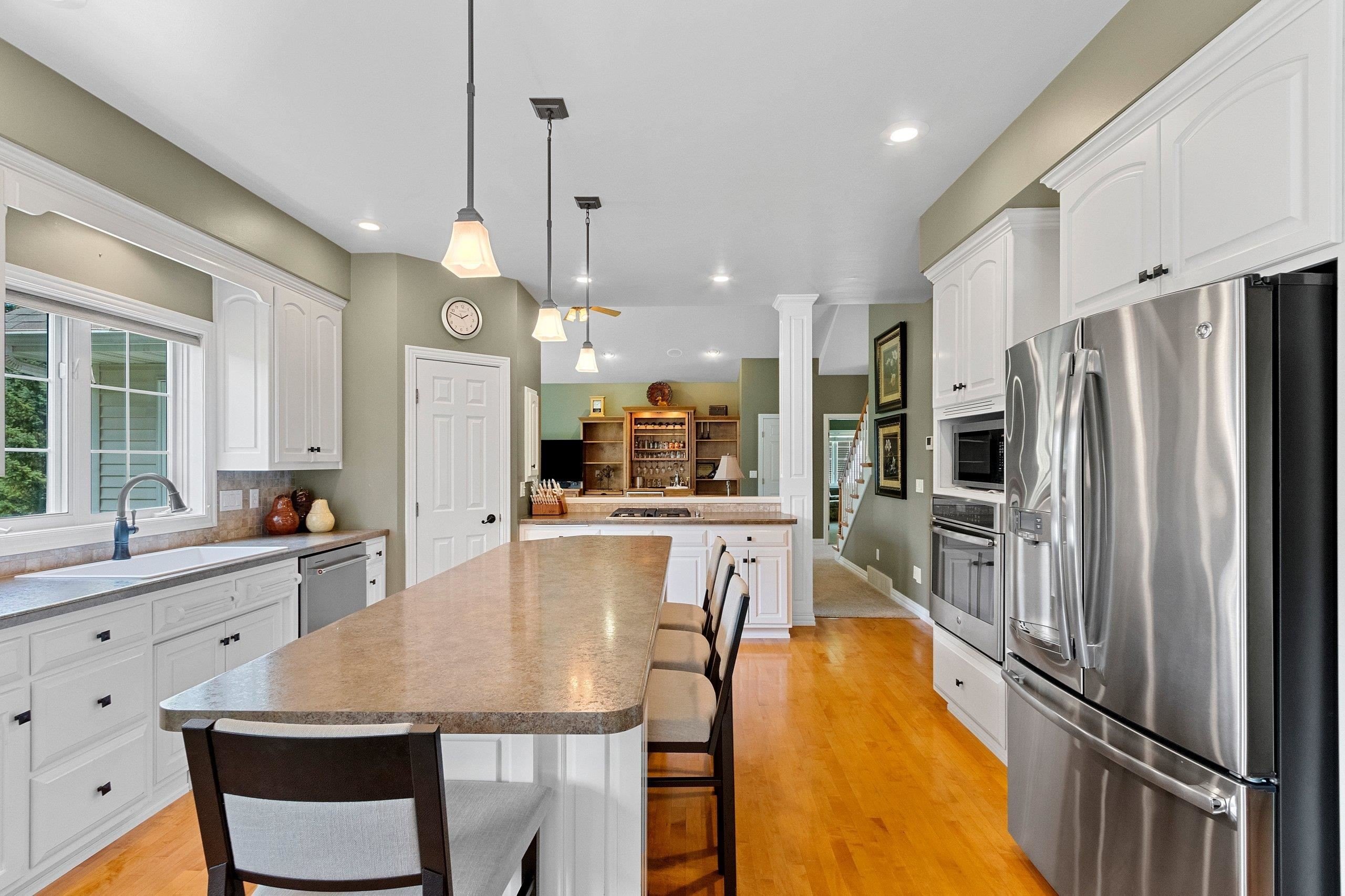 GREEN BAY, Wisconsin, 54302-5254, United States, 5 Bedrooms Bedrooms, ,4 BathroomsBathrooms,Residential,For Sale,1975812